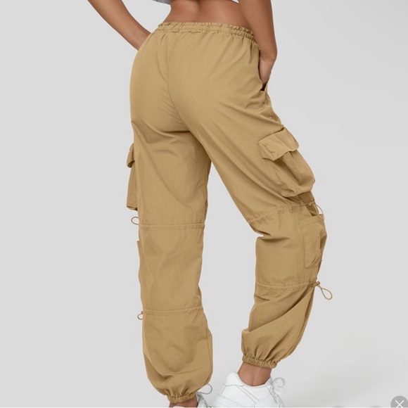 Halara Cargo Pants - Picture 3 of 4